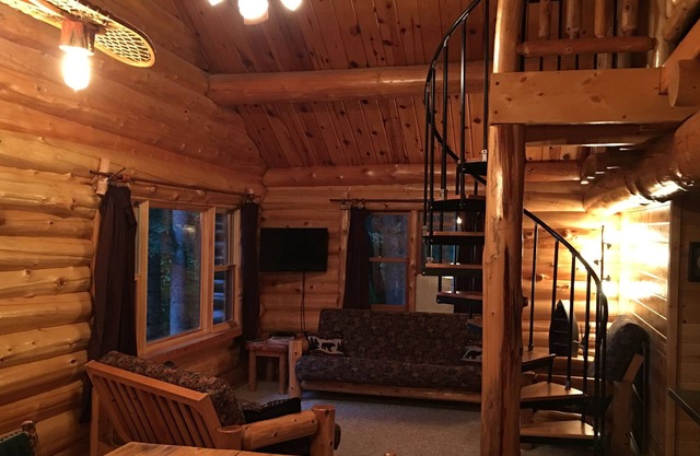 Private, Lake-front Log Cabin, no additional cleaning fees