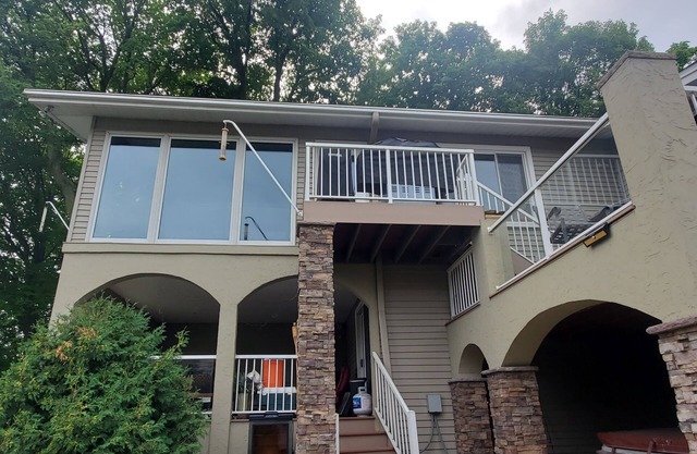 Private Lake Space with beautiful views and Beach!