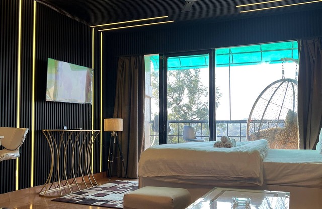 Private Luxury Suite Lake View