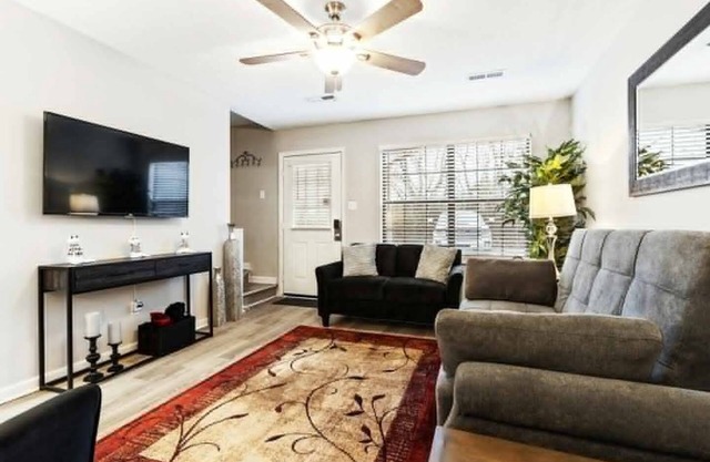 Private Mountain Retreat Pigeon Forge! (CDC Safe)