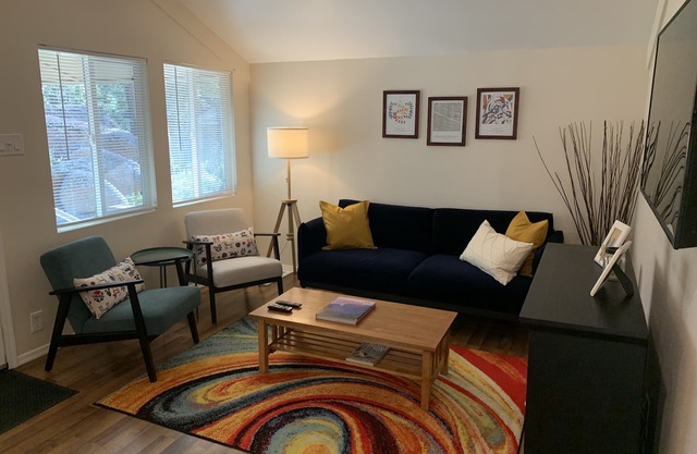 Private neighborhood home in Payson - gorgeous getaway with in town convenience!