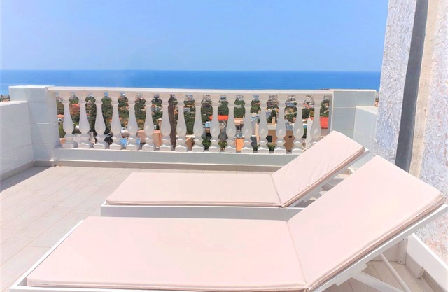 Private Premium Studio for A Pleasant Holiday In A Beautiful Place with pool Ac