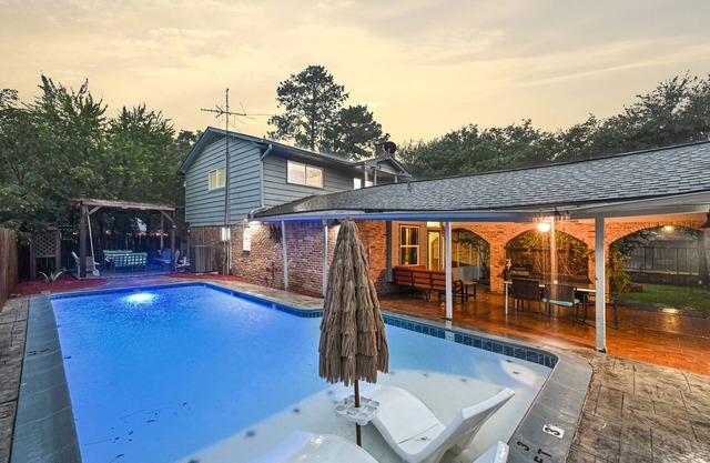 Private Pool ! King Bed ! Cozy Patio & BBQ 7b/4ba