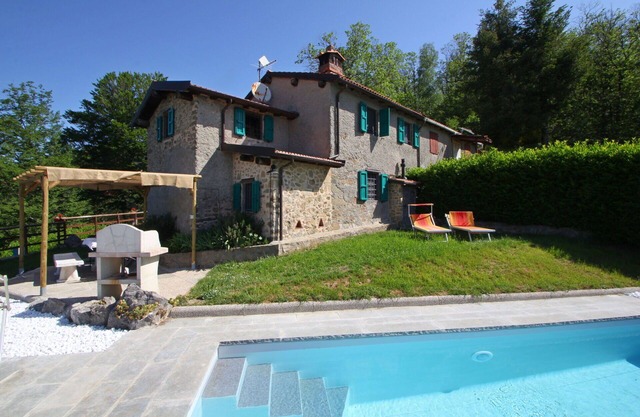 Private Pool, WiFi, 6 People, middle of Nature
