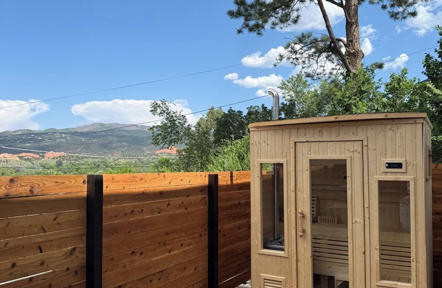 Private Retreat w/Sauna & Cold Plunge + Epic Views