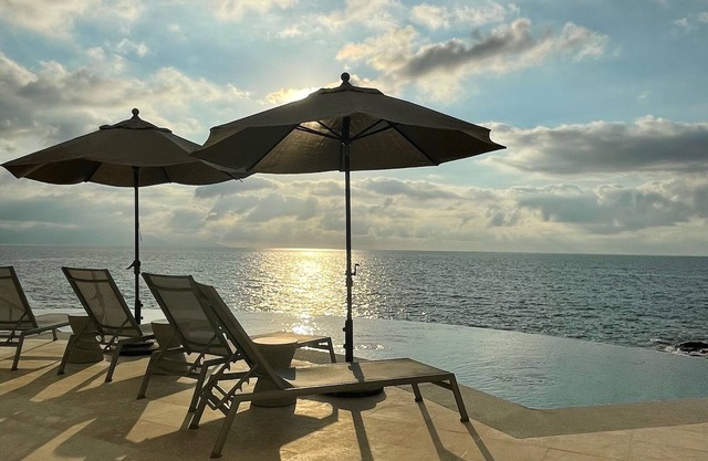PRIVATE ROMANTIC OCEAN FRONT LUXURY