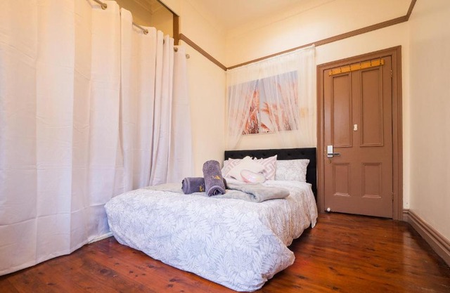 Private Room In Strathfield Guesthouse 3min to Train Station