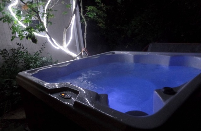 Private Studio Guest Home Near Whatcom Lake With Hot Tub & Firepit