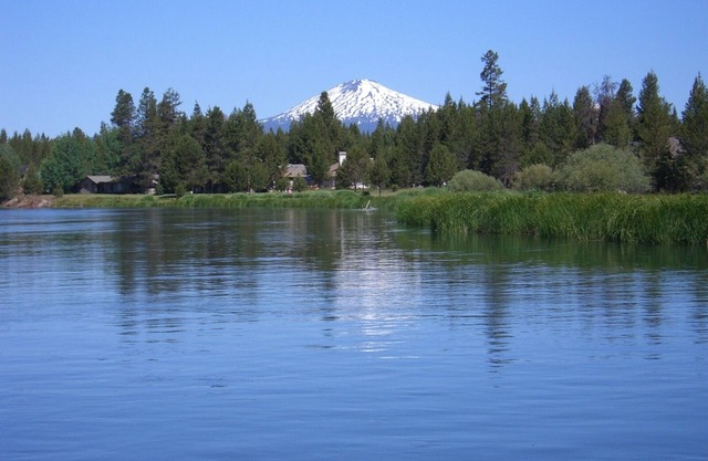 Private Studio On The Big Deschutes River