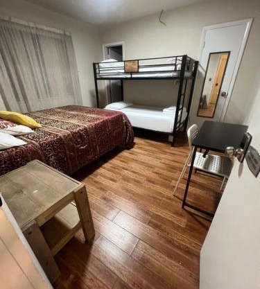 Private Suite inside SHARED home - Vida Room