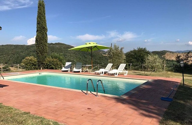 Private villa with pool and garden in Tuscany