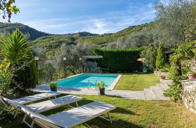 Private Villa with A/C, WIFI, private pool, TV, patio, pets allowed, panoramic view, parking