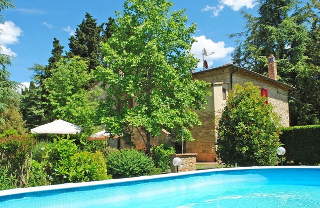 Private Villa with WIFI, private pool, TV, terrace, panoramic view, parking, close to San Gimignano