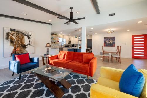 Private Yard w BBQ Games Steps to South Congress Barton Creek Clarksburg