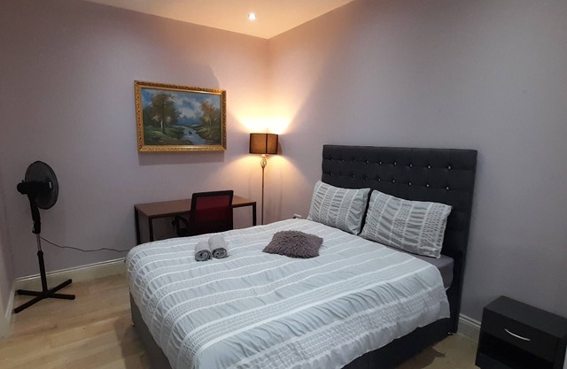 Privet apartment with 2 bedrooms for relaxing escape in EastHam near CentralPark