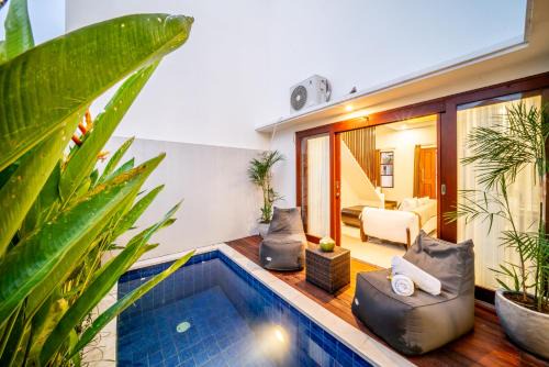 Promo! New Rosa Villa Muding, Luxury and cozy 3Bedrooms Villa in Heart of Kerobokan with Special Office Room