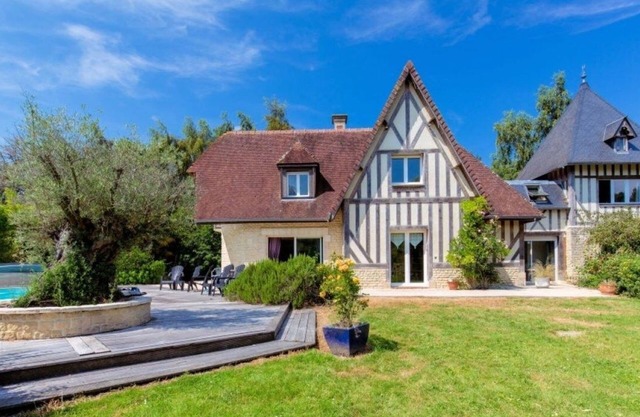 Property la tourelle swimming pool 5mn from the sea and Cabourg 18pers. table ping pong