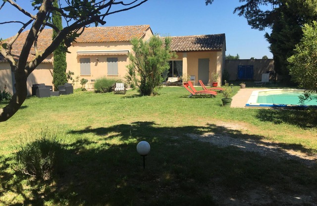 Provence countryside, house 100m2, private pool for 6