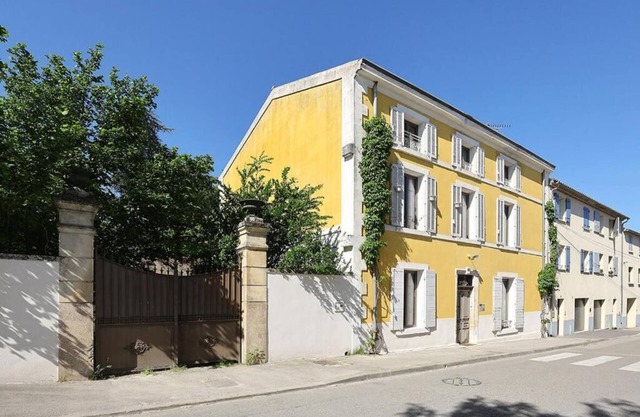 PROVENCAL HOUSE IDEAL FOR LARGE FAMILIES