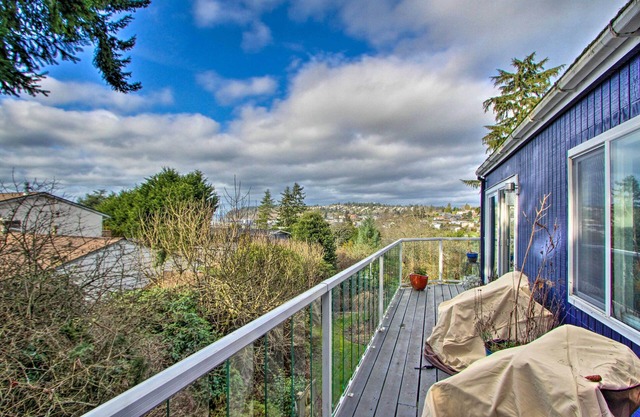 Puget Sound Home w/Beautiful Yard & Deck!