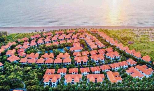 Purama Villas Da Nang Beachfront Resort & Spa