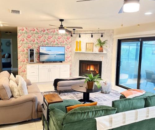 PuraVida Lake House
