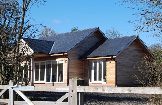 Purpose built detached lodge tucked down a quiet lane and surrounded by stunning open countryside.