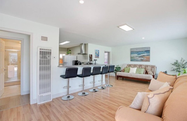 Quaint 3-bedroom house in Goleta for a relaxing getaway