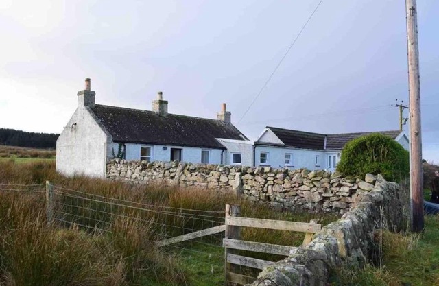 Quaint and quirky coastal Cottage Islay