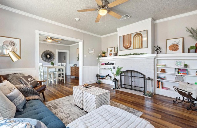 Quaint Cottage downtown Waco close to Magnolia, Baylor uni., Cameron Park Zoo.