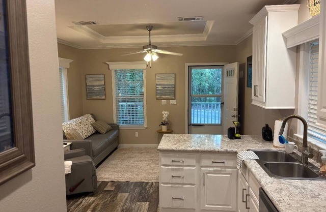 Quaint cottage tucked away in Crystal River. 1 Bedroom 1 Bath.