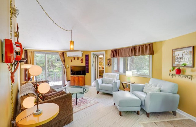 Quaint Vacation Rental with Porch in Banner Elk!