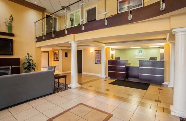 Quality Inn and Suites St Charles - West Chicago
