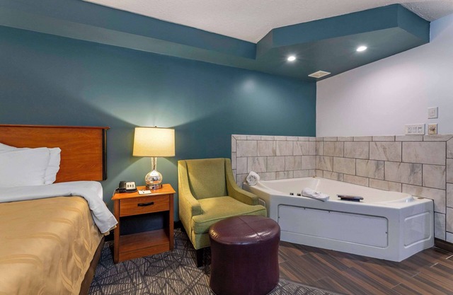 Quality Inn Austintown - Youngstown West