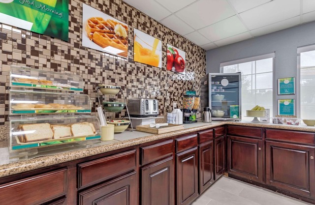 Quality Inn near SeaWorld - Lackland