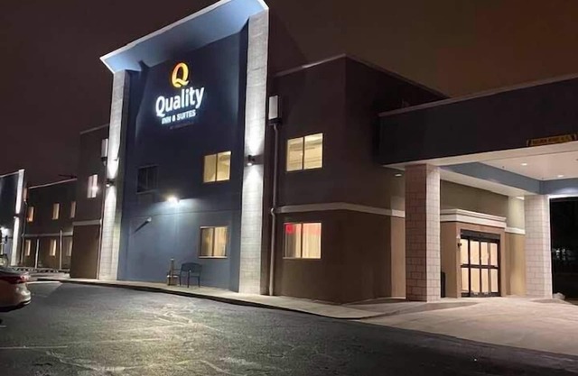 Quality Inn & Suites Evansville Downtown
