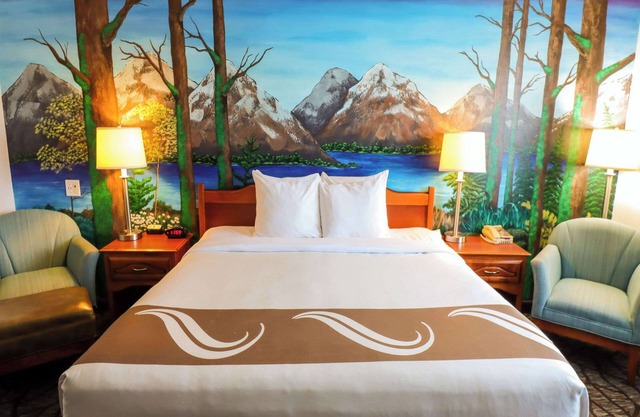 Quality Inn & Suites Sequim at Olympic National Park