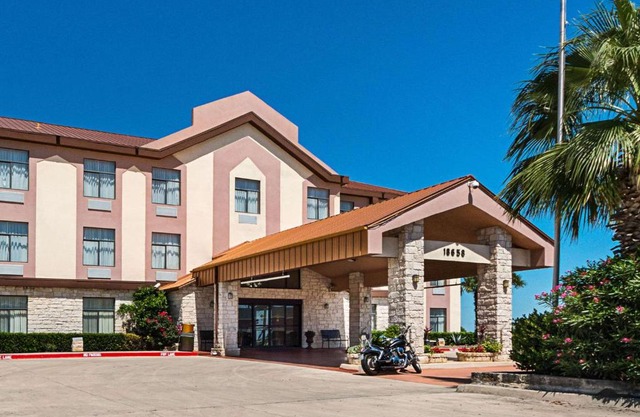 Quality Inn & Suites