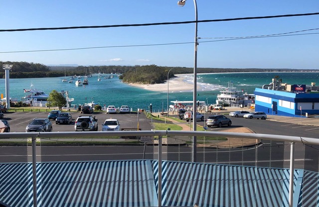 Quelle Vue HUSKISSON - Means What a View in French - The only place to stay