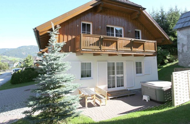 Quietly located chalet in St. Margarethen/Lungau with sauna and hot tub