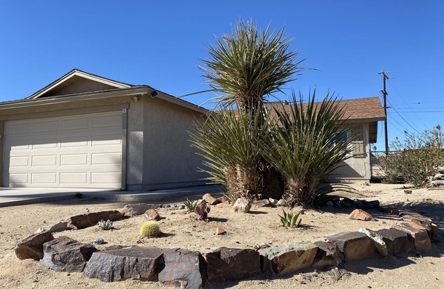 Quiet 2 bedroom, 6 miles to Joshua Tree National Park Oasis Visitor Center.