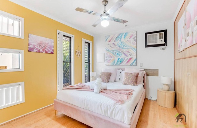 Quiet 5 bedrooms House located Springfield lake