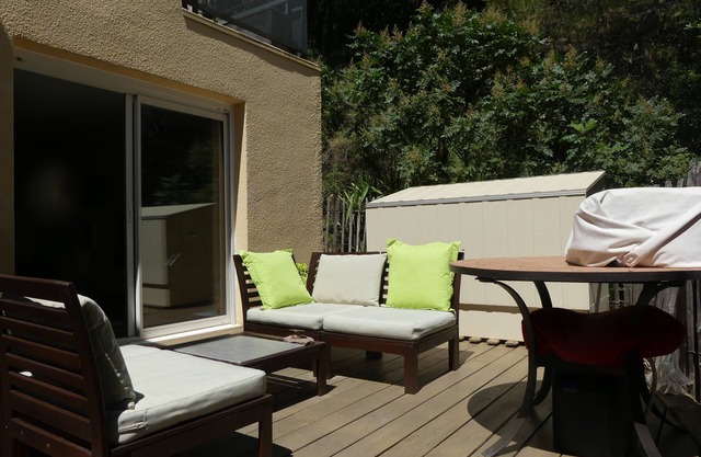 Quiet and green near Montpellier city center (85m2)