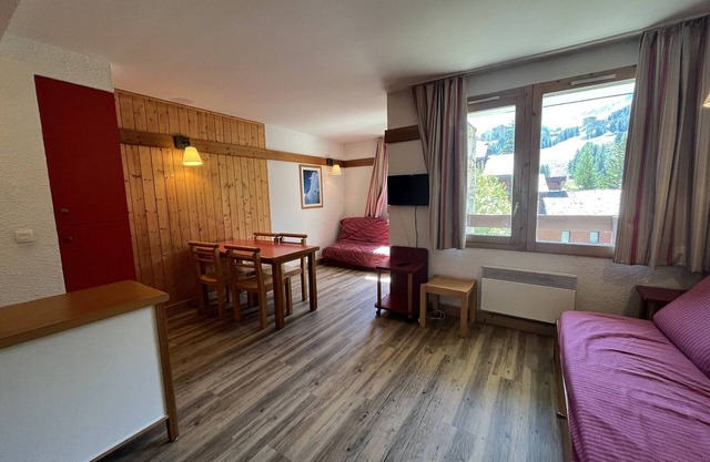 Quiet apartment with pool, parking, pets allowed - La Plagne 1800