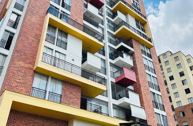 Quiet, centrally located lodging. All rooms have air conditioning and hot water.
