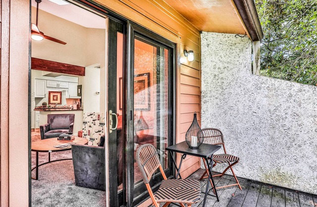 Quiet coastal escape within walking distance to beach with shared pool