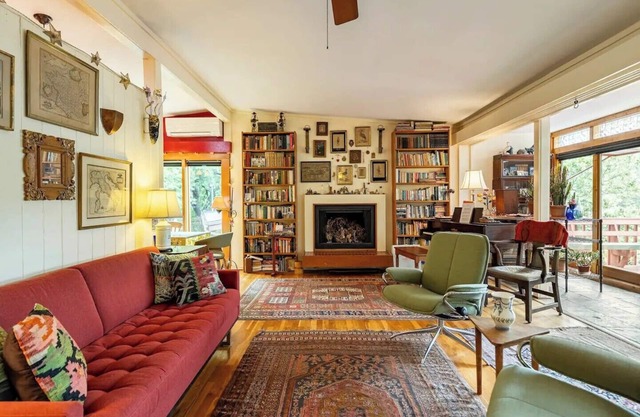 Quiet, comfortable, convenient to Central Austin Everything! 3/2 on Shoal Creek