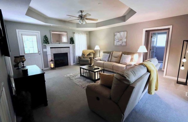 Quiet Country Road 4BR Chic Home