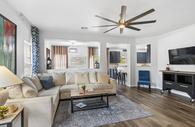 Quiet, Cozy, Clean and Safe NW Tucson Home near Omni Resort.