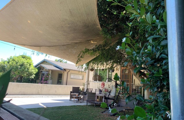 Quiet Gateway in Relaxing Neighborhood